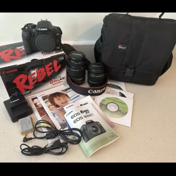 Canon EOS Rebel XS 1000D DSLR Camera EFS 18-55mm IS STM & 55-250mm IS Lens - Picture 2 of 7